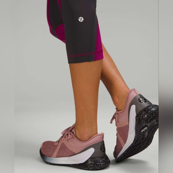 NWOT LULULEMON Throwback Inspire High-Rise Crop 21" - Picture 6 of 9